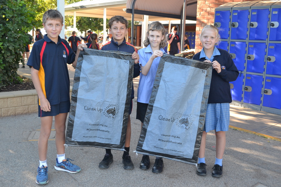 ECOLOGY > Across Bosco Campus students participated in Clean Up Australia Day. Students were reminded to take pride in our College grounds and protect our natural environment by making sure that rubbish always goes in the bin.