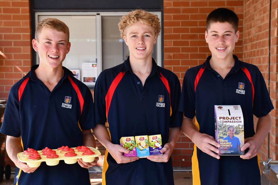 YEAR 9 > Group fundraisers for Project Compassion.