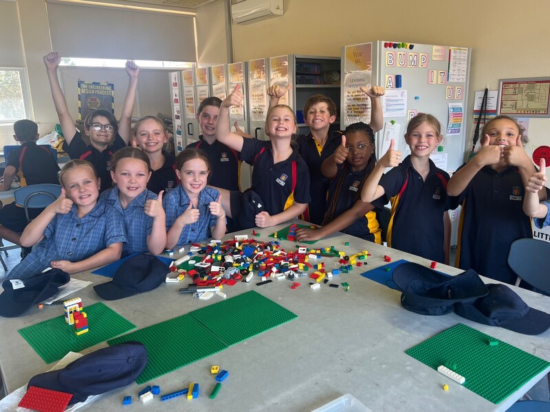 CHILDREN'S UNI > LEGO Club!