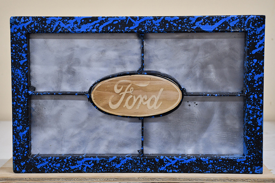 DESIGN + TECH > Year 11 students have explored the concept of framing and material manipulation to create the aesthetic of a sign. This project also involved the use of Computer-Aided Design (CAD) and the laser cutter.