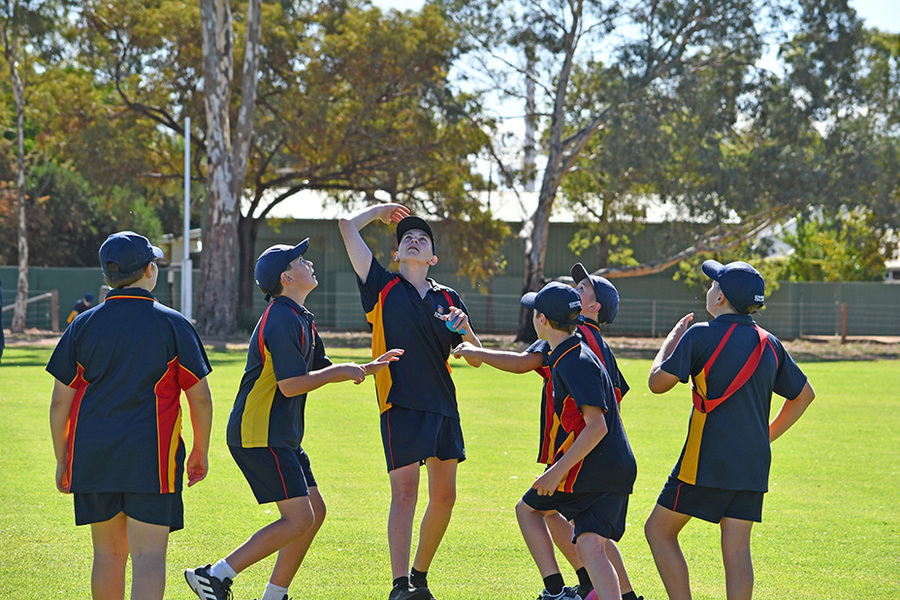 AFL > Year 11 students filled the role of umpires, scorers and coaches through a series of short games with our Year 5 and 6 students.
