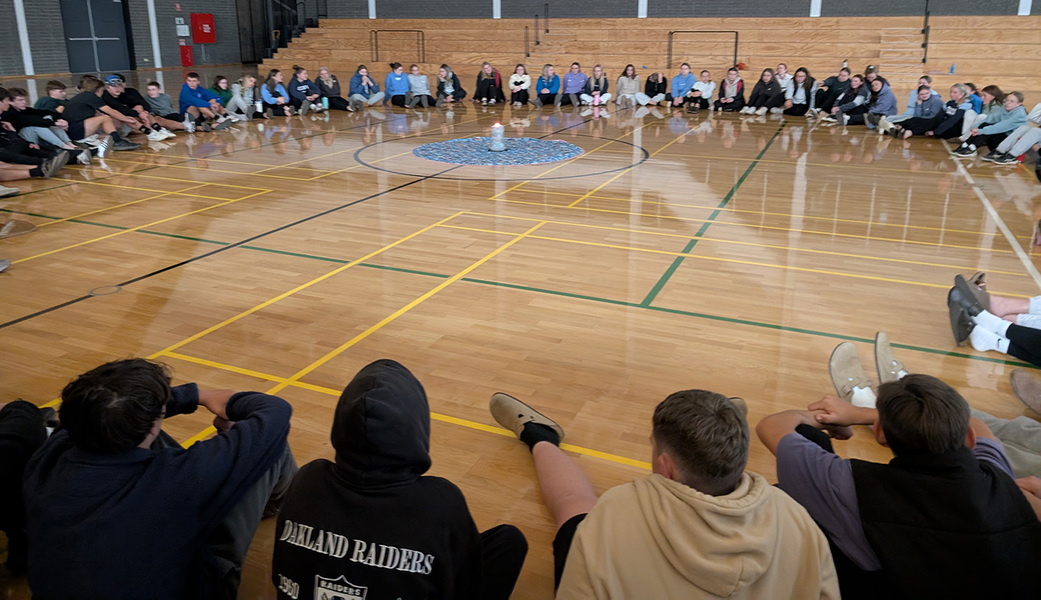 FUNDRAISING > Year 11 sleepout raising awareness and funds for Vinnies.