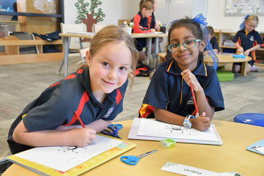 TERM 2 > Year 1 students working in the classroom.