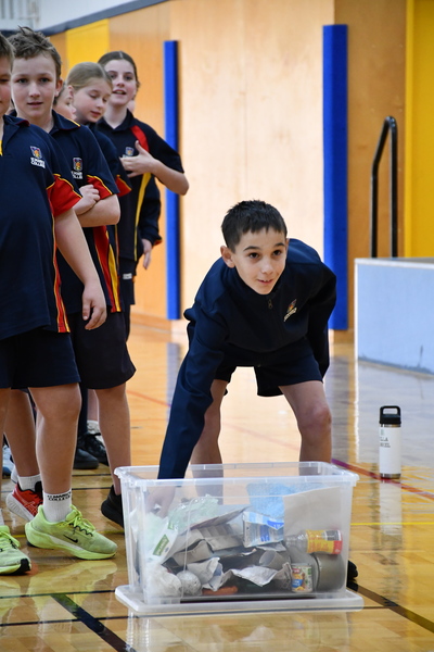 ECOLOGY > Learning how to best dispose of waste with KESAB's recycling relays..