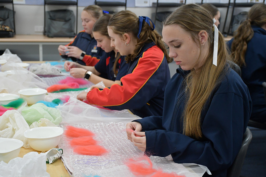 TEXTILES > Year 9 students learnt the art of wet felting to make gorgeous flowers.
