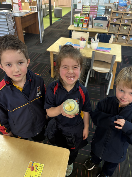LEARNING >  S𝐇A𝐊E! 𝐒H𝐀K𝐄! S𝐇A𝐊E! While learning the process of procedure writing, our Receptions had fun making their own butter from scratch! They then used their freshly-made butter to make fairy bread.... YUM