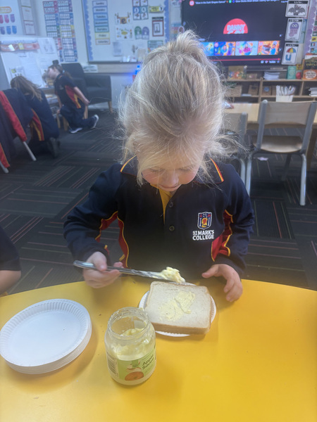 LEARNING >  S𝐇A𝐊E! 𝐒H𝐀K𝐄! S𝐇A𝐊E! While learning the process of procedure writing, our Receptions had fun making their own butter from scratch! They then used their freshly-made butter to make fairy bread.... YUM